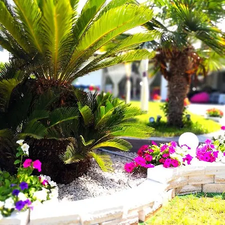 In - Little Paradise Villa